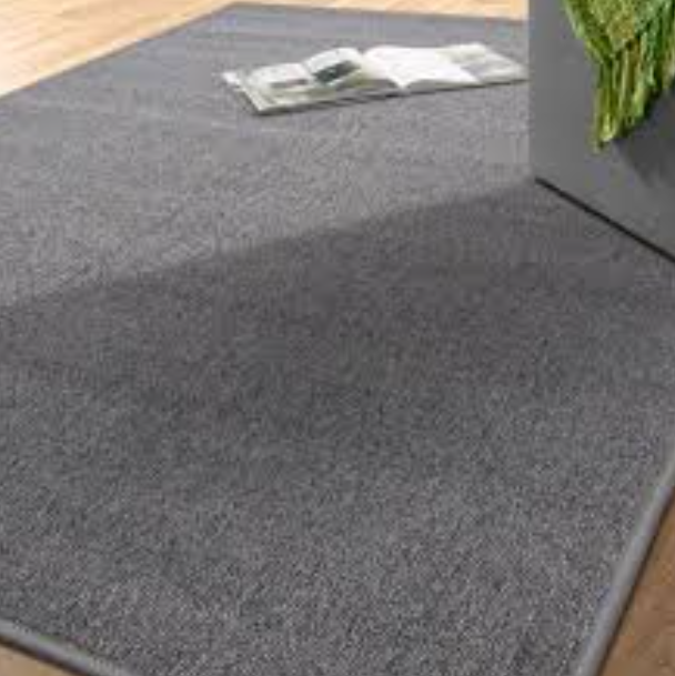 柔绒质感的深灰空间垫